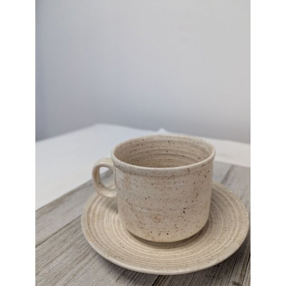 Set of 2 Homespun Stonecast Churchill Wild Strawberry Tea Cups & Saucers - Picture 3 of 8